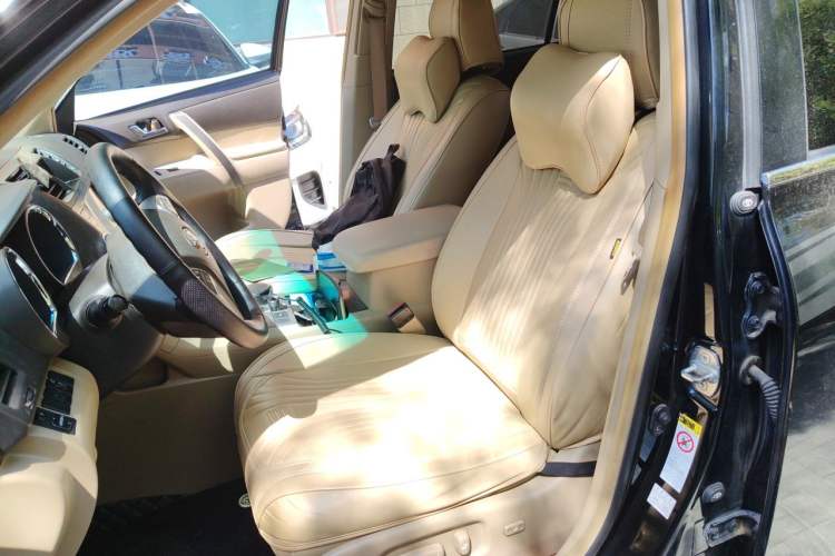 Used Toyota Highlander 2009 2.7L Two-Wheel Drive 7-Seater Luxury Edition Left Front Seat