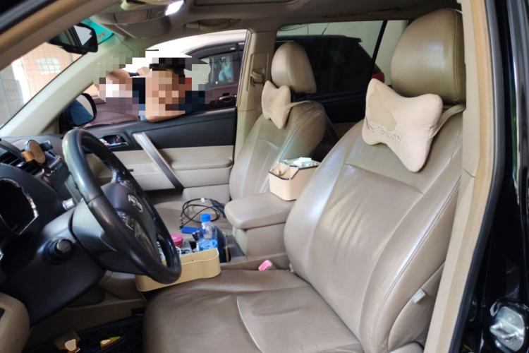 Used Toyota Highlander 2009 2.7L Two-Wheel Drive 7-Seater Luxury Edition Left Front Seat