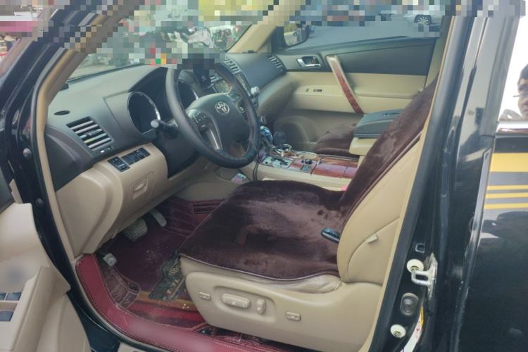Used Toyota Highlander 2009 2.7L Two-Wheel Drive 7-Seater Luxury Edition Left Front Seat