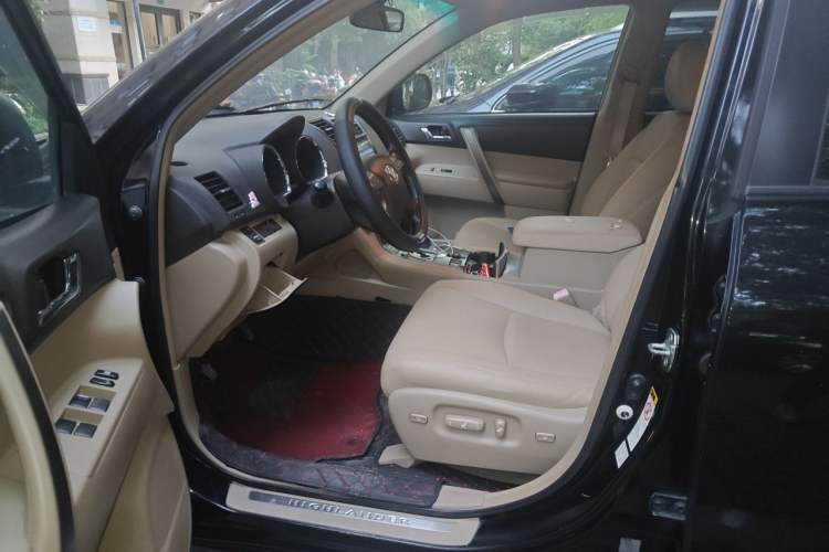 Used Toyota Highlander 2009 3.5L 4x4 7-Seater Luxury Edition Left Front Seat
