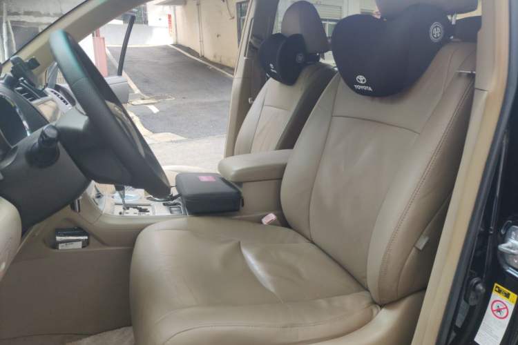 Used Toyota Highlander 2009 2.7L Two-Wheel Drive 7-Seater Luxury Navigation Edition Left Front Seat