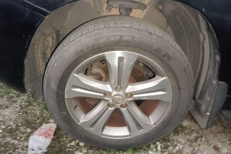 Used Toyota Highlander 2009 2.7L Two-Wheel Drive 5-Seater Sport Edition Left Front Wheel Hub