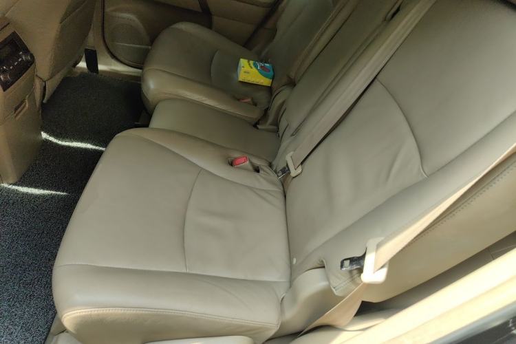 Used Toyota Highlander 2009 2.7L Two-Wheel Drive 7-Seater Luxury Edition Left Rear Seat