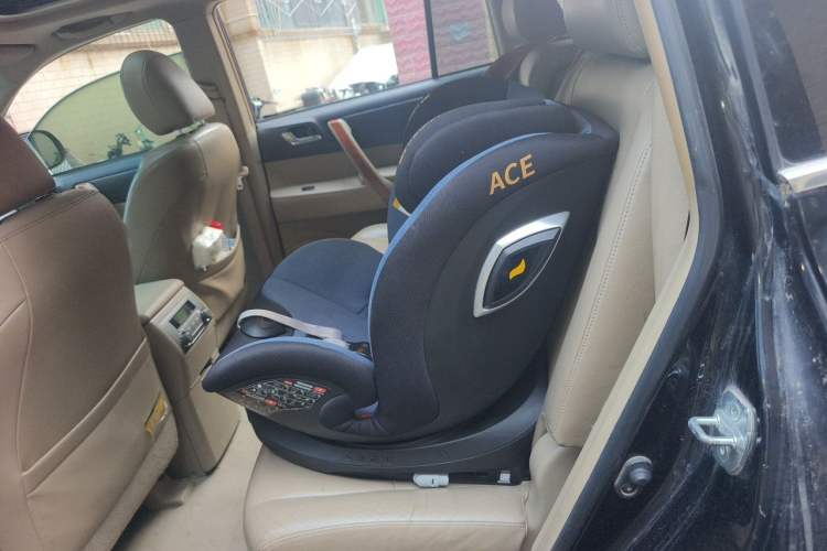 Used Toyota Highlander 2009 2.7L Two-Wheel Drive 7-Seater Luxury Edition Left Rear Seat