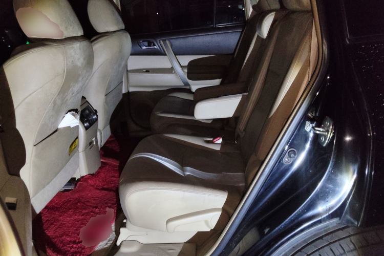 Used Toyota Highlander 2009 2.7L Two-Wheel Drive 7-Seater Luxury Edition Left Rear Seat