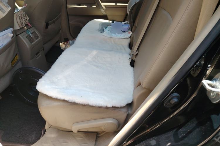 Used Toyota Highlander 2009 2.7L Two-Wheel Drive 5-Seater Sport Edition Left Rear Seat