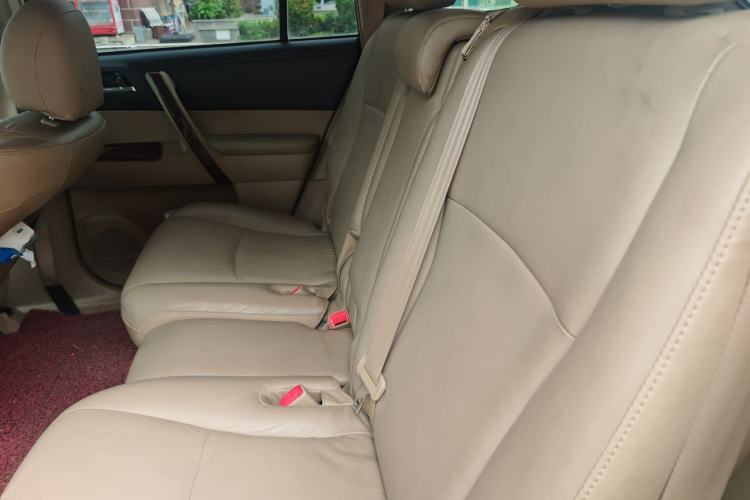Used Toyota Highlander 2009 2.7L Two-Wheel Drive 7-Seater Luxury Edition Left Rear Seat