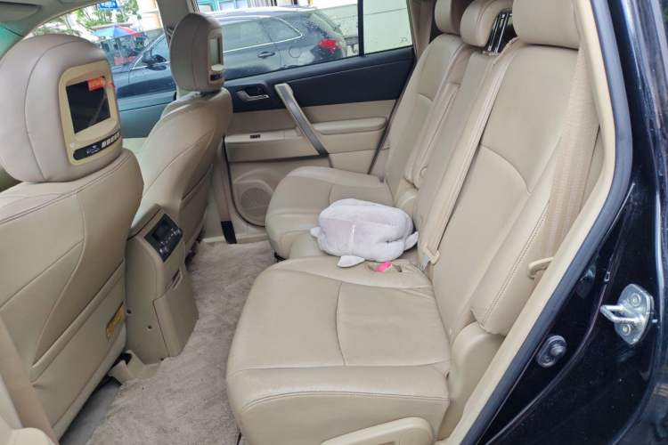 Used Toyota Highlander 2009 2.7L Two-Wheel Drive 7-Seater Luxury Edition Left Rear Seat