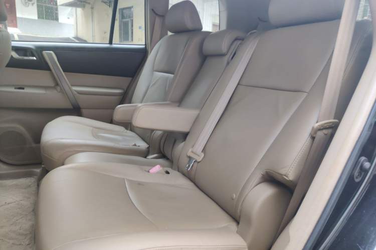 Used Toyota Highlander 2009 2.7L Two-Wheel Drive 7-Seater Luxury Navigation Edition Left Rear Seat