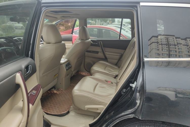 Used Toyota Highlander 2009 2.7L Two-Wheel Drive 7-Seater Luxury Edition Left Rear Seat
