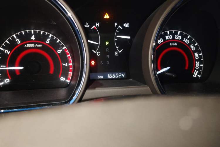 Used Toyota Highlander 2009 2.7L Two-Wheel Drive 7-Seater Supreme Edition Odometer Close Up