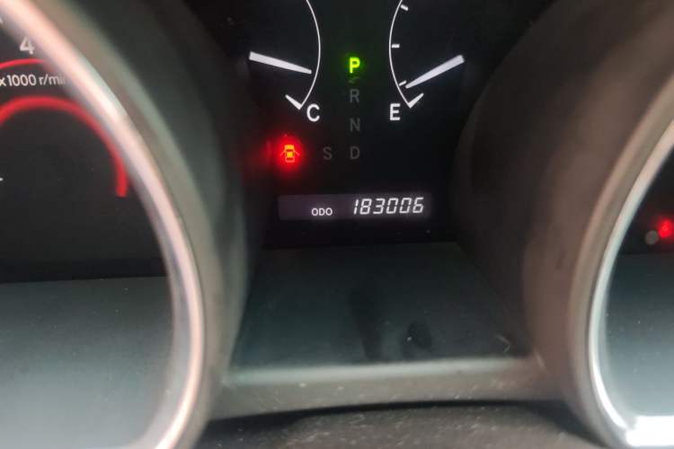 Used Toyota Highlander 2009 2.7L 2WD 5-Seater Elite Edition Odometer Close Up