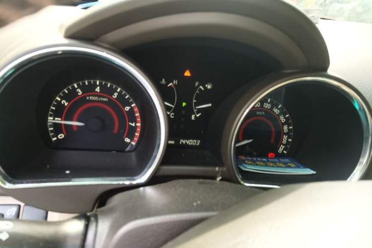 Used Toyota Highlander 2009 2.7L Two-Wheel Drive 7-Seater Luxury Edition Odometer Close Up