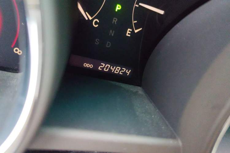 Used Toyota Highlander 2009 2.7L Two-Wheel Drive 5-Seater Sport Edition Odometer Close Up