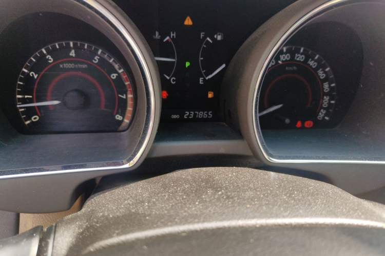 Used Toyota Highlander 2009 2.7L Two-Wheel Drive 7-Seater Luxury Edition Odometer Close Up