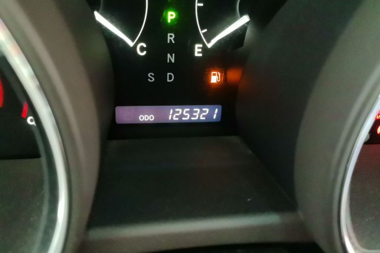 Used Toyota Highlander 2009 2.7L 2WD 5-Seater Elite Edition Odometer Close Up