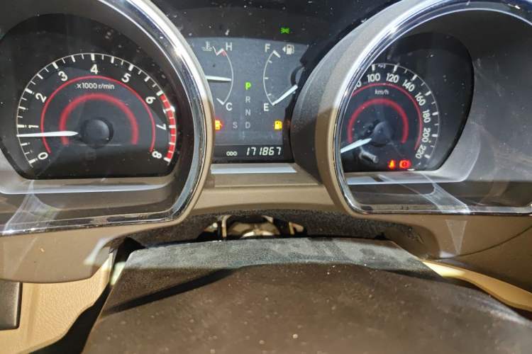 Used Toyota Highlander 2009 2.7L 2WD 7-Seater Elite Edition Odometer Close Up