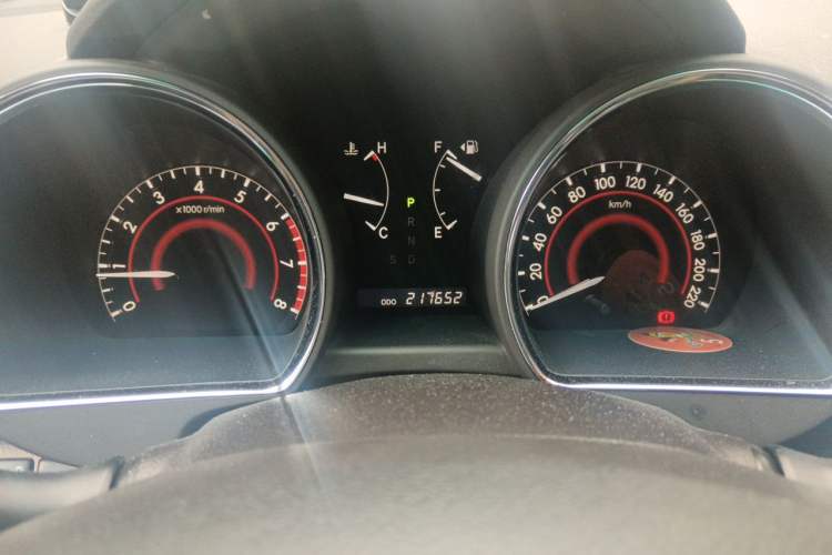 Used Toyota Highlander 2009 2.7L Two-Wheel Drive 7-Seater Luxury Navigation Edition Odometer Close Up