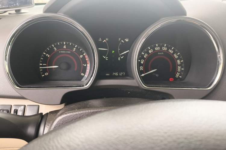Used Toyota Highlander 2009 2.7L Two-Wheel Drive 7-Seater Luxury Edition Odometer Close Up