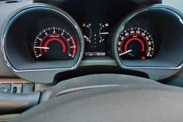Used Toyota Highlander 2009 2.7L 2WD 5-Seater Elite Edition Odometer Close Up