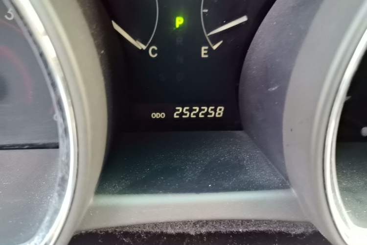 Used Toyota Highlander 2009 2.7L 2WD 5-Seater Elite Edition Odometer Close Up