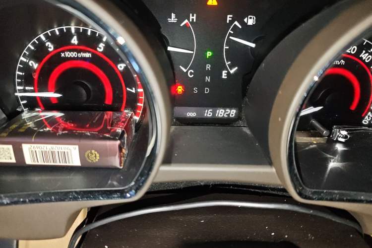 Used Toyota Highlander 2009 2.7L Two-Wheel Drive 7-Seater Luxury Navigation Edition Odometer Close Up