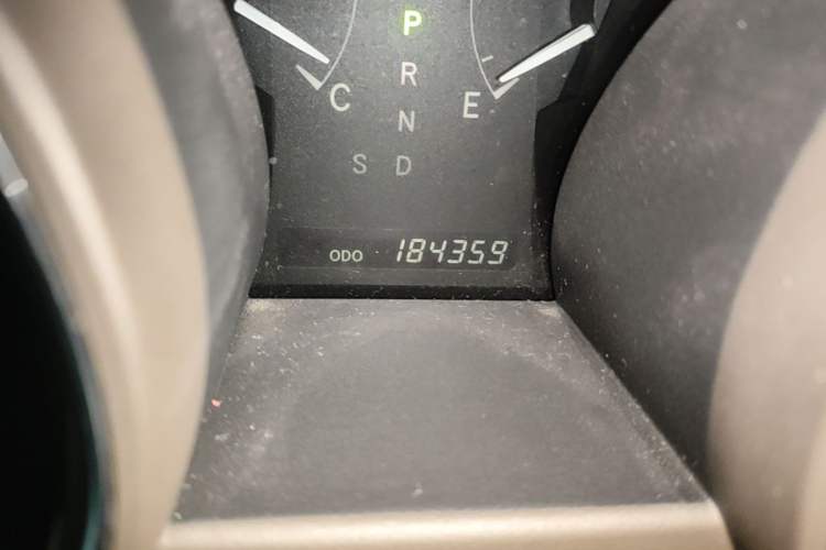 Used Toyota Highlander 2009 2.7L 2WD 7-Seater Elite Edition Odometer Close Up