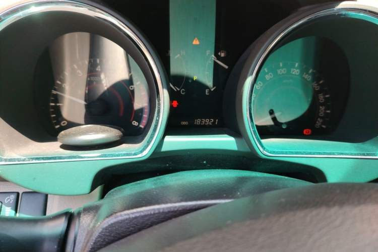 Used Toyota Highlander 2009 2.7L Two-Wheel Drive 5-Seater Sport Edition Odometer Close Up