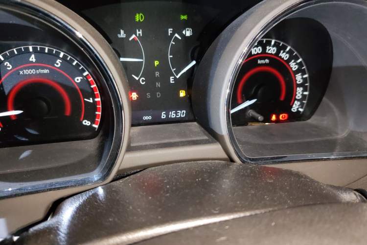 Used Toyota Highlander 2009 2.7L 2WD 7-Seater Elite Edition Odometer Close Up