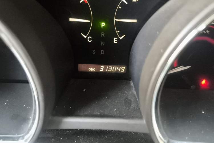 Used Toyota Highlander 2009 2.7L Two-Wheel Drive 7-Seater Luxury Edition Odometer Close Up