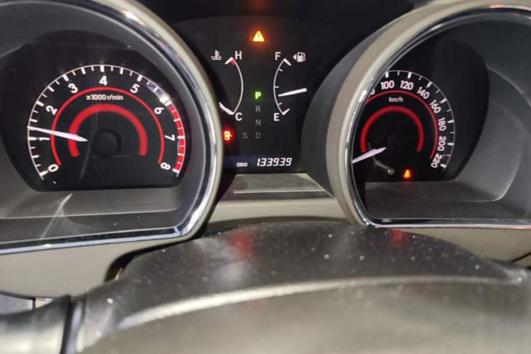 Used Toyota Highlander 2009 2.7L Two-Wheel Drive 7-Seater Luxury Navigation Edition Odometer Close Up