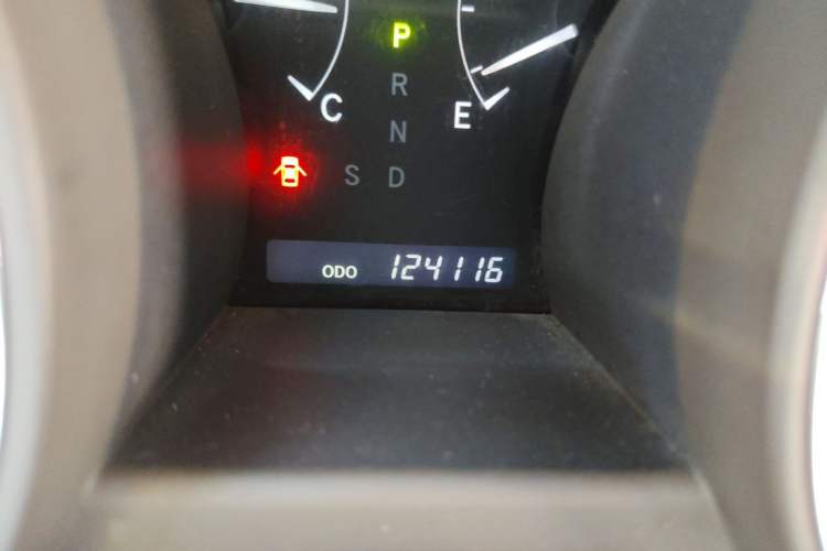 Used Toyota Highlander 2009 2.7L Two-Wheel Drive 7-Seater Luxury Edition Odometer Close Up