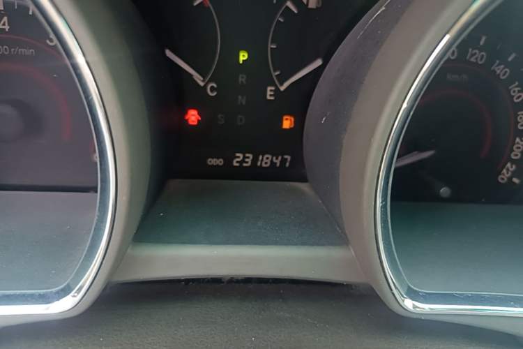 Used Toyota Highlander 2009 2.7L 2WD 7-Seater Elite Edition Odometer Close Up