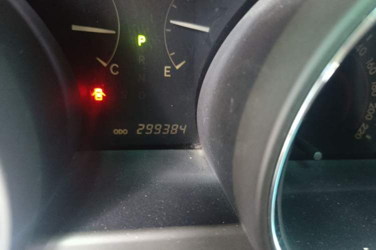 Used Toyota Highlander 2009 2.7L Two-Wheel Drive 7-Seater Luxury Edition Odometer Close Up