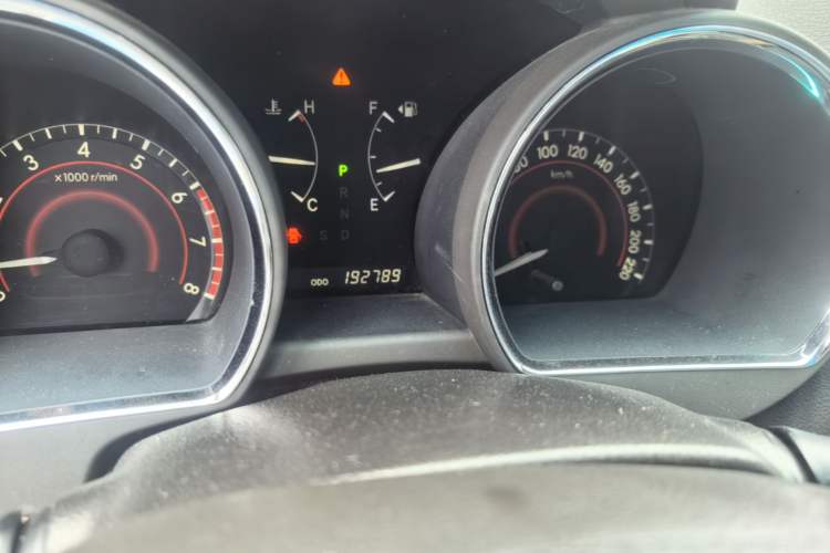 Used Toyota Highlander 2009 2.7L Two-Wheel Drive 5-Seater Sport Edition Odometer Close Up