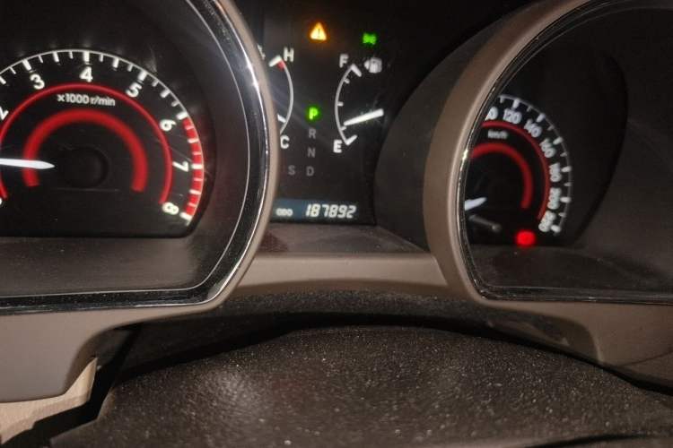 Used Toyota Highlander 2009 2.7L Two-Wheel Drive 7-Seater Luxury Edition Odometer Close Up