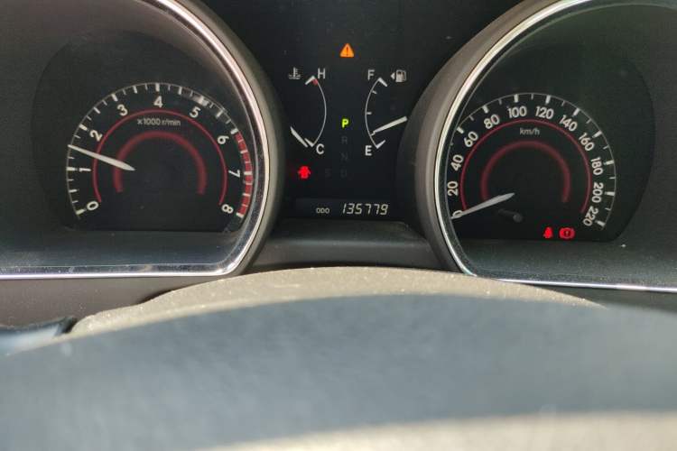 Used Toyota Highlander 2009 2.7L Two-Wheel Drive 7-Seater Luxury Edition Odometer Close Up