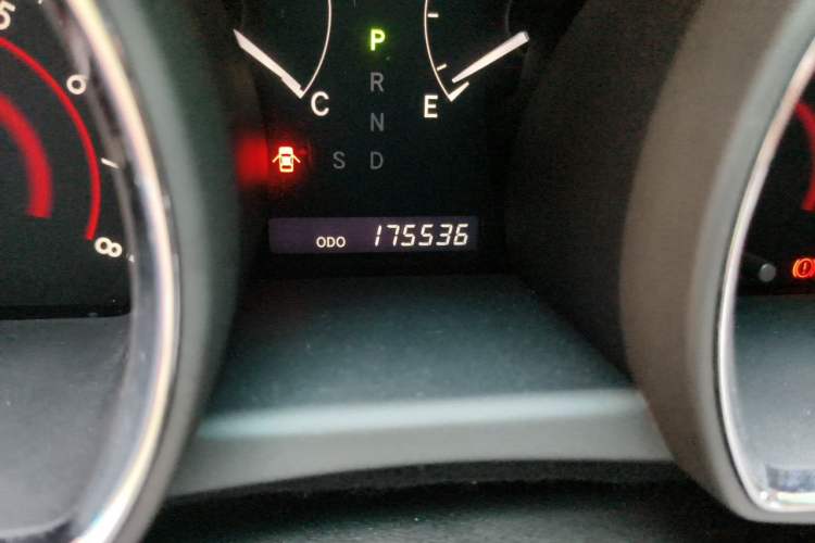 Used Toyota Highlander 2009 2.7L 2WD 5-Seater Elite Edition Odometer Close Up