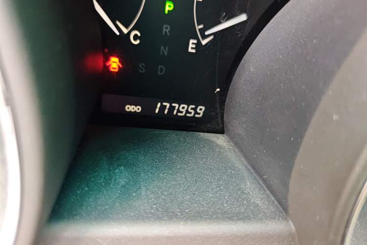 Used Toyota Highlander 2009 2.7L 2WD 7-Seater Elite Edition Odometer Close Up