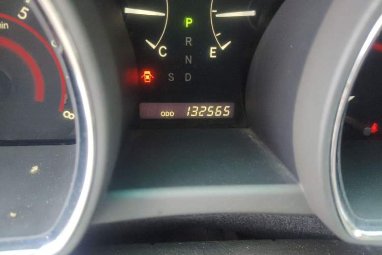 Used Toyota Highlander 2009 2.7L 2WD 5-Seater Elite Edition Odometer Close Up