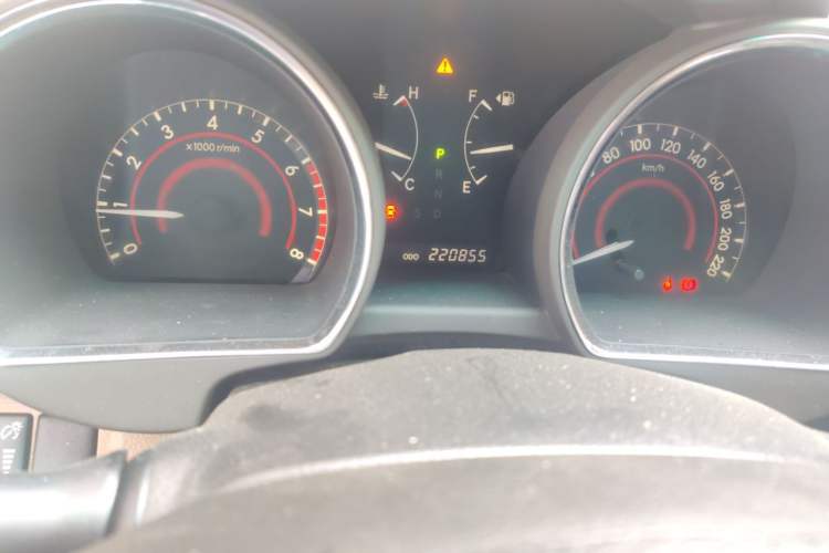 Used Toyota Highlander 2009 2.7L Two-Wheel Drive 7-Seater Luxury Navigation Edition Odometer Close Up