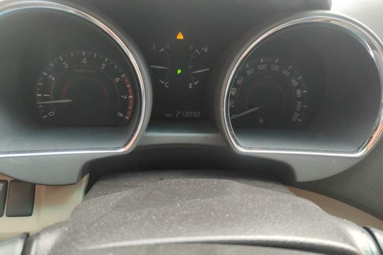 Used Toyota Highlander 2009 2.7L Two-Wheel Drive 7-Seater Luxury Edition Odometer Close Up