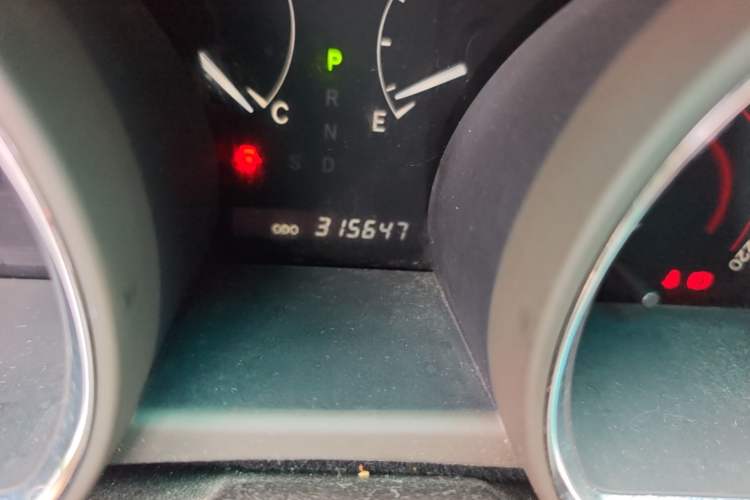 Used Toyota Highlander 2009 2.7L Two-Wheel Drive 7-Seater Supreme Edition Odometer Close Up