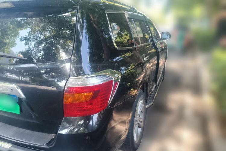 Used Toyota Highlander 2009 2.7L Two-Wheel Drive 7-Seater Luxury Edition Rear Right 45 Deg