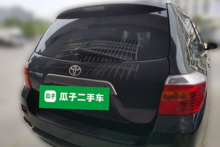 Used Toyota Highlander 2009 2.7L Two-Wheel Drive 7-Seater Supreme Edition Rear