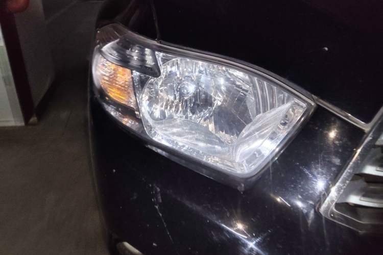 Used Toyota Highlander 2009 2.7L Two-Wheel Drive 7-Seater Luxury Edition Right Front Headlight