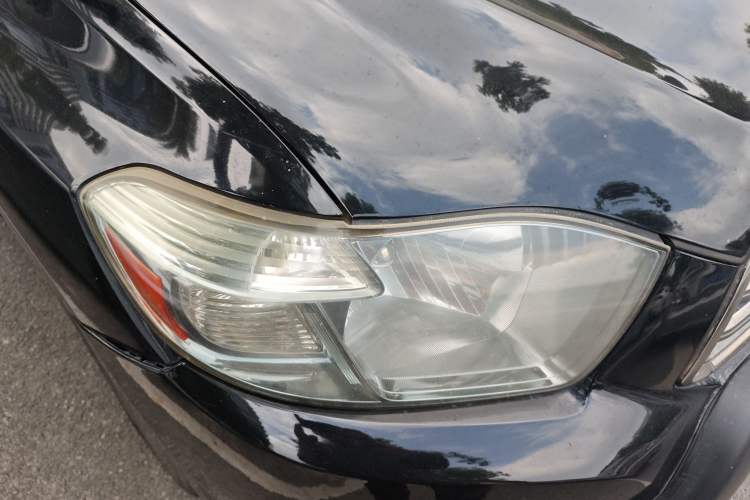 Used Toyota Highlander 2009 2.7L Two-Wheel Drive 7-Seater Luxury Edition Right Front Headlight