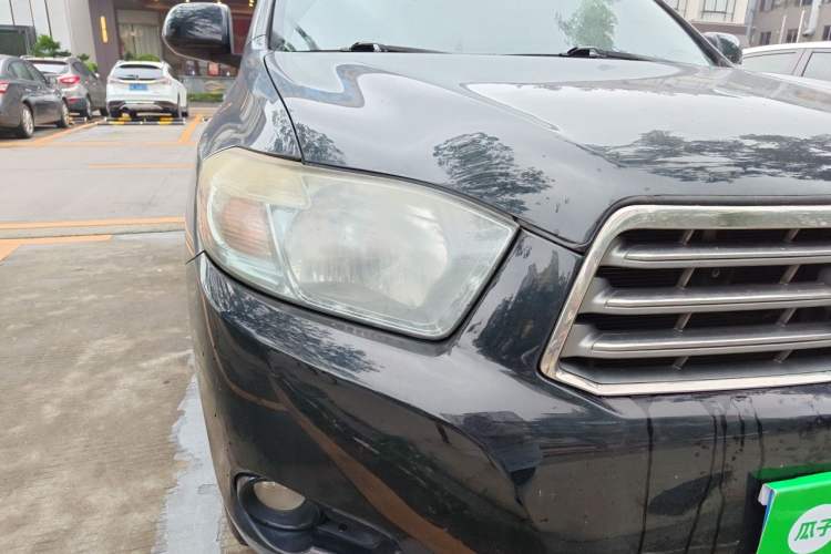 Used Toyota Highlander 2009 2.7L Two-Wheel Drive 7-Seater Luxury Edition Right Front Headlight