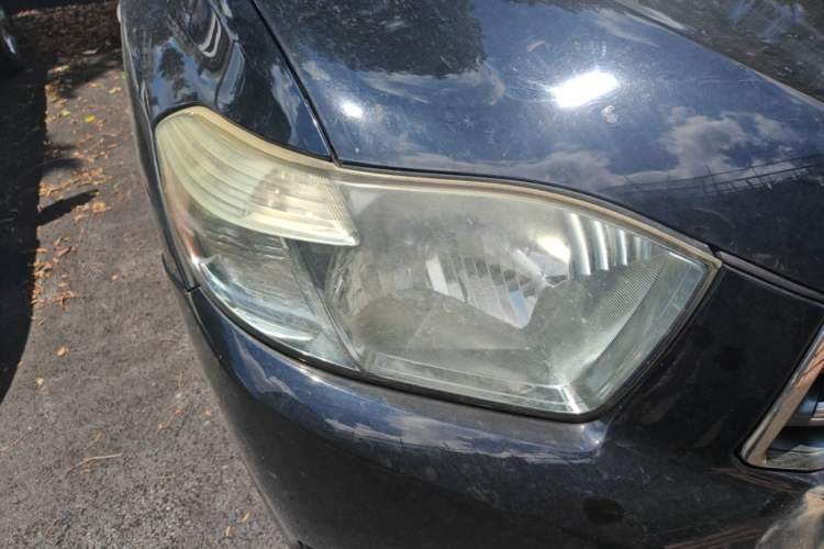 Used Toyota Highlander 2009 2.7L Two-Wheel Drive 5-Seater Sport Edition Right Front Headlight