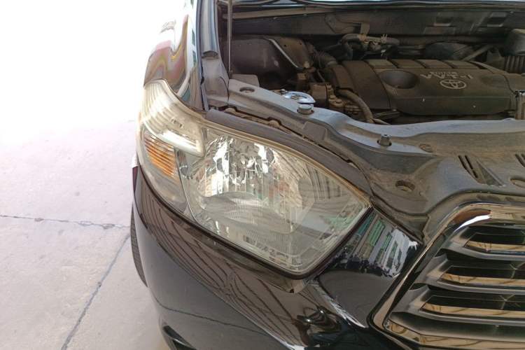 Used Toyota Highlander 2009 2.7L Two-Wheel Drive 7-Seater Luxury Edition Right Front Headlight